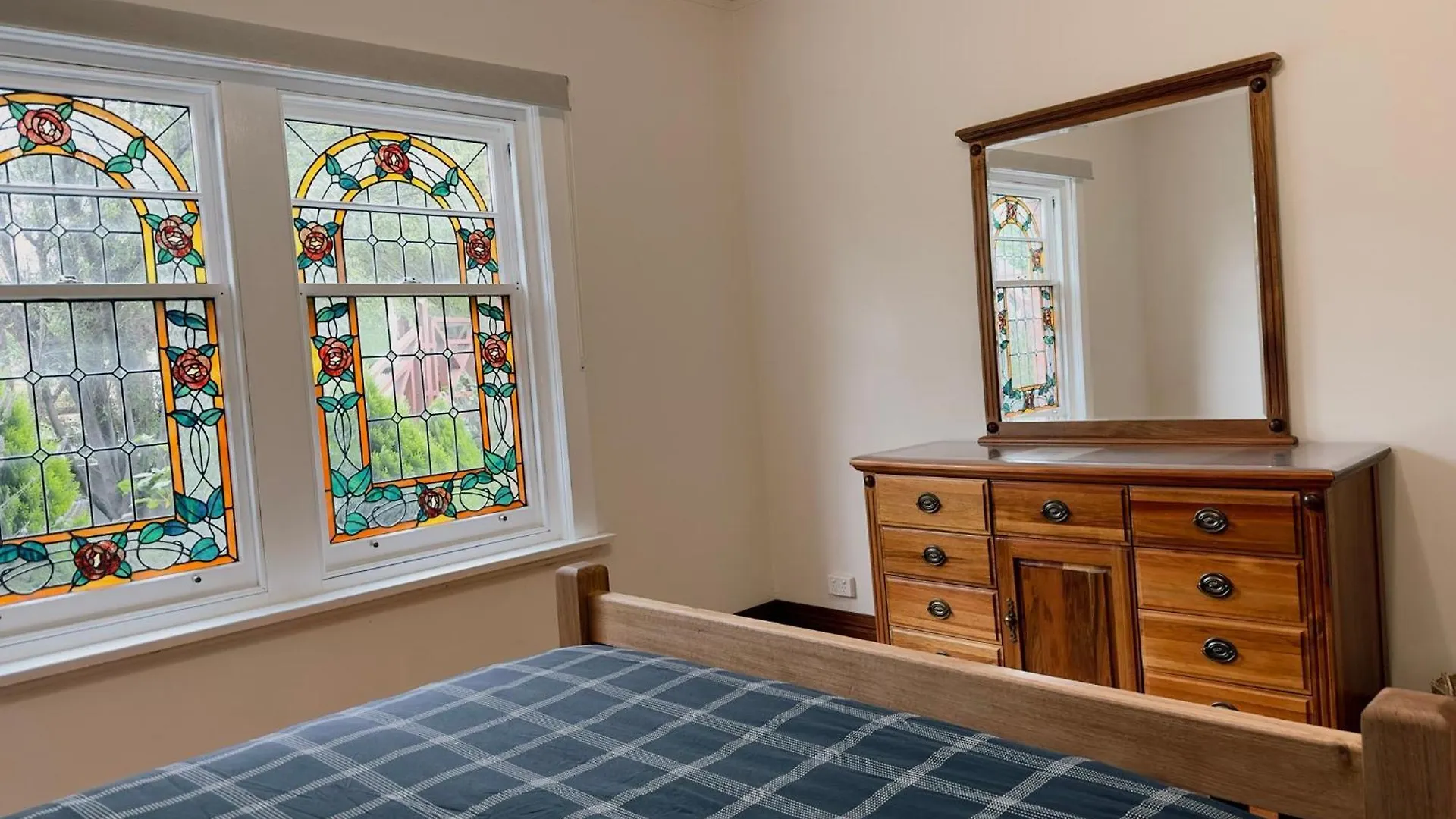 Handcrafted Stained-Glass Cottage, Free Parking Хобарт 0*,  Австралия