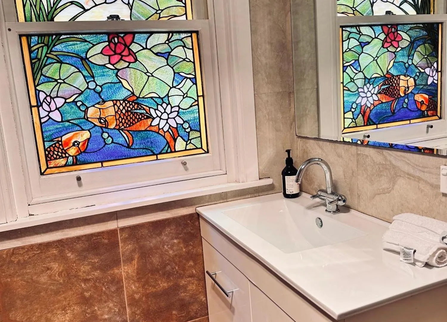 Handcrafted Stained-Glass Cottage, Free Parking Хобарт